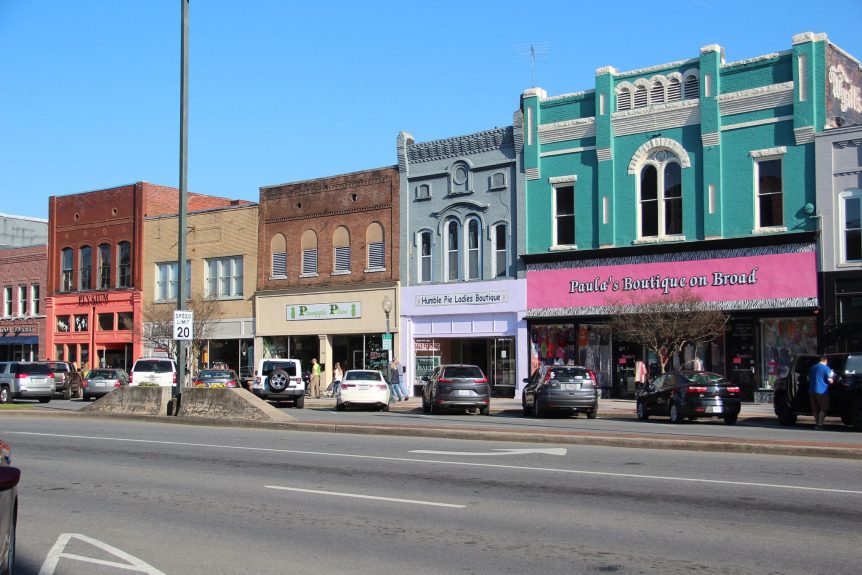 Storefronts_on_Broad_Street,_Rome_GA_March_2018